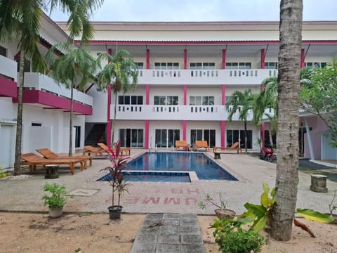 Property building, Swimming pool