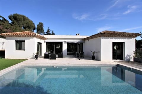 Chemin de la Roseraie Villa in Cavalaire-sur-Mer