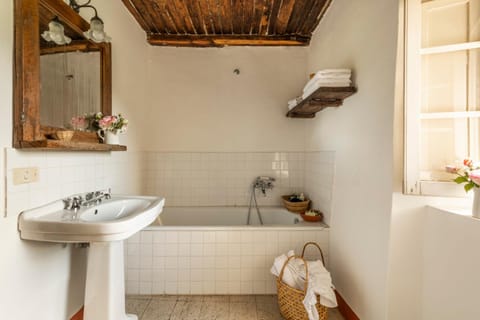 Borgo di Pianciano House in Umbria