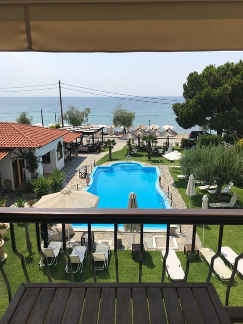 Balcony/Terrace, Pool view, Sea view