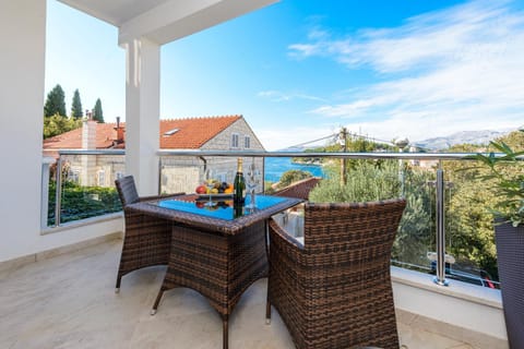 Balcony/Terrace, Seating area, Sea view