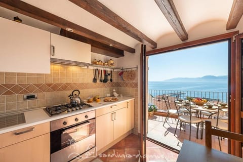 CASA CON VISTA MARE House in Cala Gonone