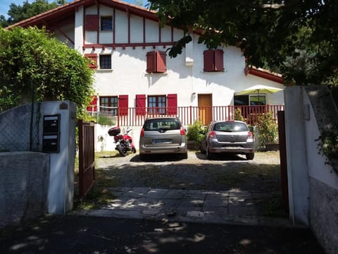 Facade/entrance, Parking