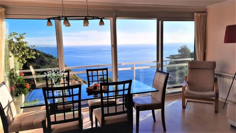 View (from property/room), Balcony/Terrace, Seating area, Mountain view, Sea view