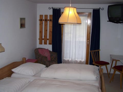 Pension Holzknechthof am See Bed and Breakfast in Neustift im Stubaital