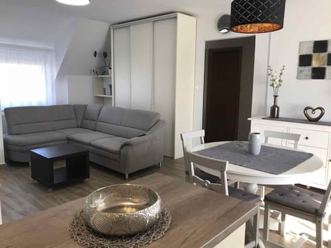 Summer, Living room, Seating area, Dining area