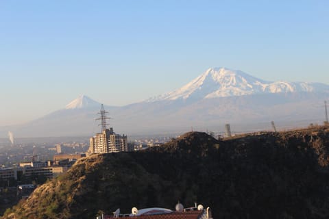 View (from property/room), Balcony/Terrace, City view, Mountain view