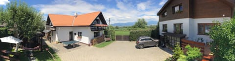 Property building, Garden, Parking