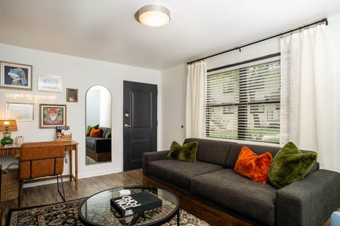 Abode Nashville - Marathon Village Near Downtown Apartment in Nashville