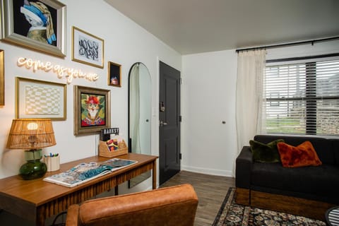 Abode Nashville - Marathon Village Near Downtown Apartment in Nashville