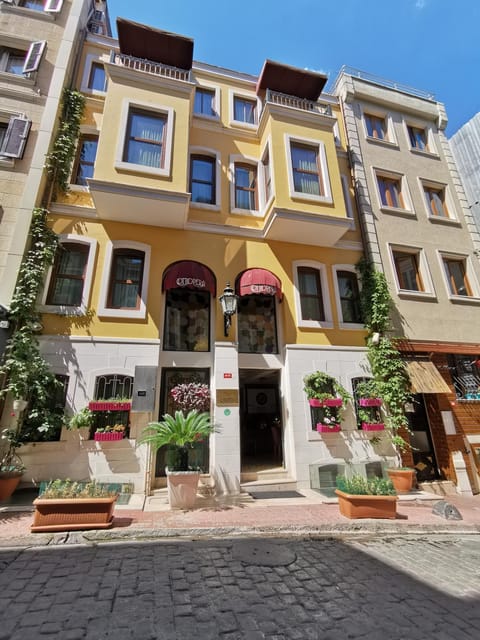 Property building, Facade/entrance