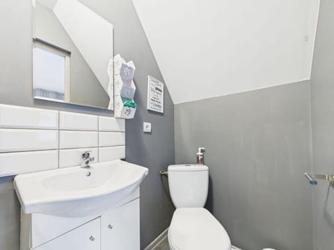 Przystań Jastrzębia domki z alpakami House in Pomeranian Voivodeship