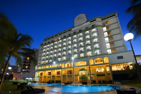 Property building, Garden, View (from property/room), Garden view, Pool view, Swimming pool, Swimming pool
