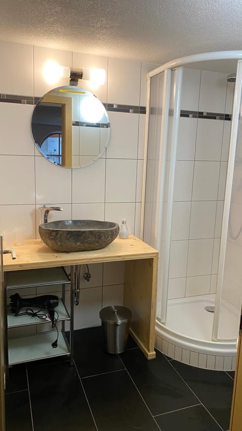 Bathroom, Photo of the whole room