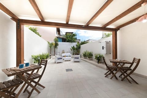 Property building, Patio, Garden