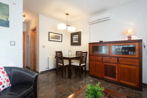 Living room, Seating area, Dining area, air conditioner