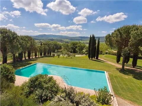 On site, Swimming pool, Swimming pool