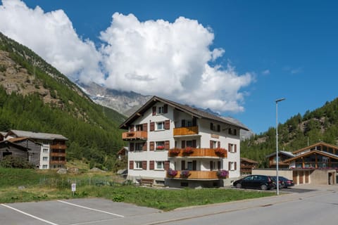 Property building, Natural landscape