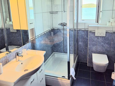 On The Sea Bed and Breakfast in Murter