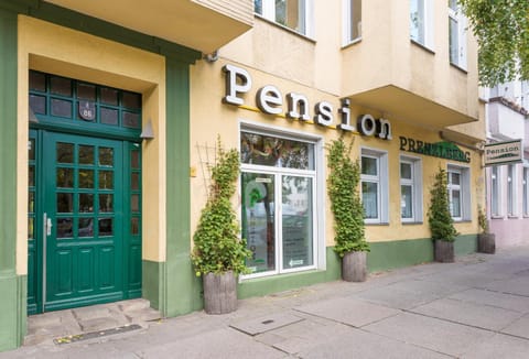 Facade/entrance