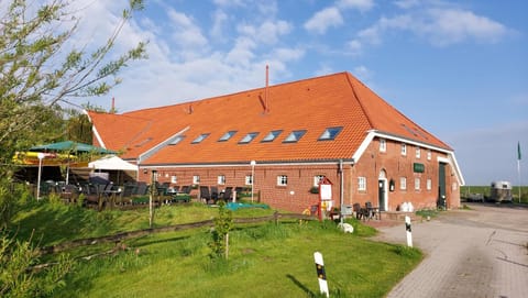 Property building, Spring, Day, Garden, Garden, Inner courtyard view, Parking