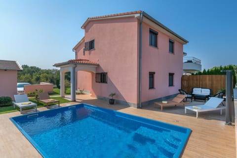 Facade/entrance, Pool view