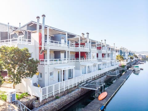 Property building, Balcony/Terrace