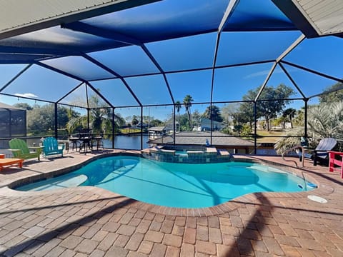 Hot Tub, Seating area, Swimming pool