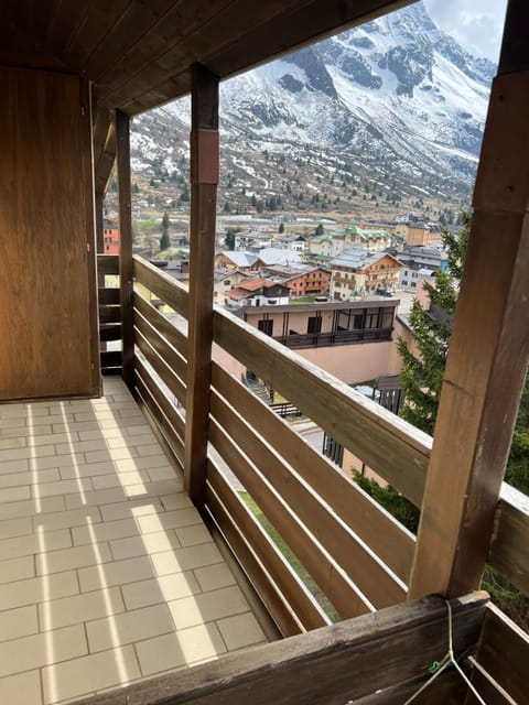 Natural landscape, Balcony/Terrace, Mountain view
