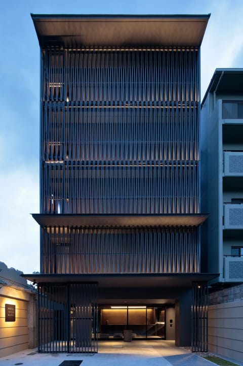 Facade/entrance