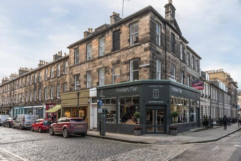Charming, Central & Spacious Georgian 3 bed APT Apartment in Edinburgh