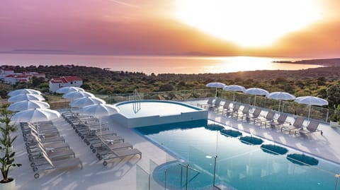 Natural landscape, Pool view, Sea view, Swimming pool, Swimming pool, Sunset, sunbed