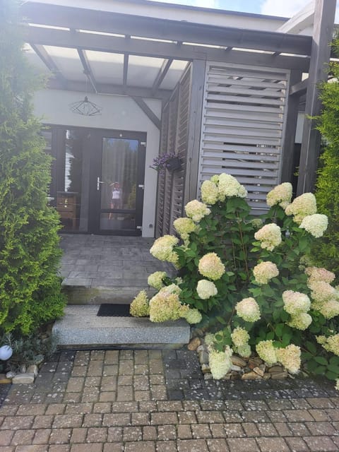 Property building, Facade/entrance, Spring, Day, Garden, Garden view