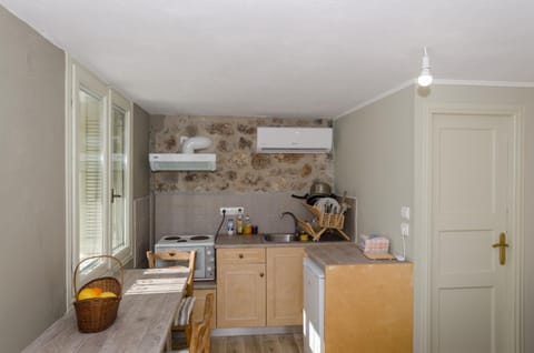 Ev Zin Basilicum Apartment in Leonidio