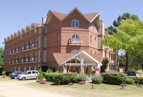 Property building, Day