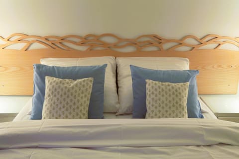 Bed, Decorative detail