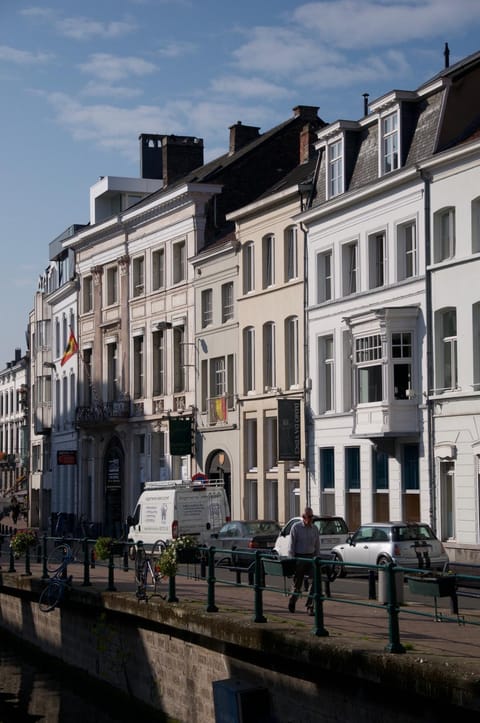 Artist's Loft & Garden Bed and Breakfast in Ghent