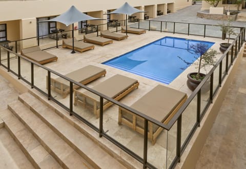 Pool view, Swimming pool, sunbed