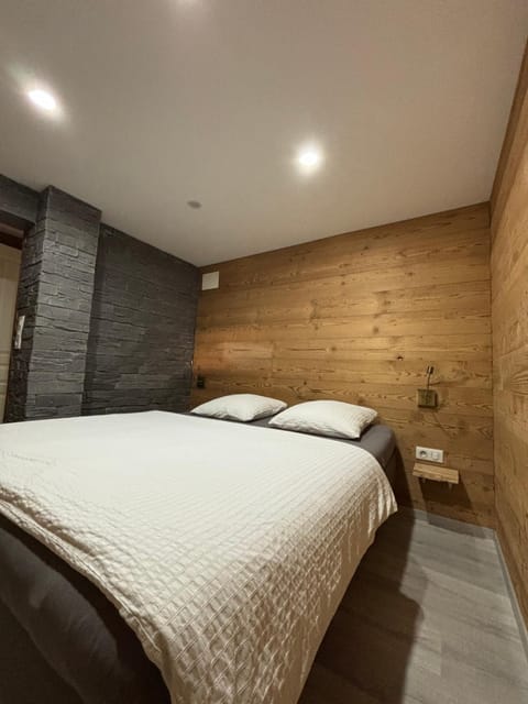 Chalets du Bouchot & Jacuzzi privatif proximité Gerardmer & La Bresse Chalet in Gérardmer