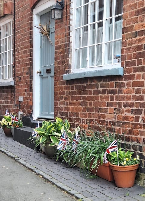 19 Upper Linney House in Ludlow