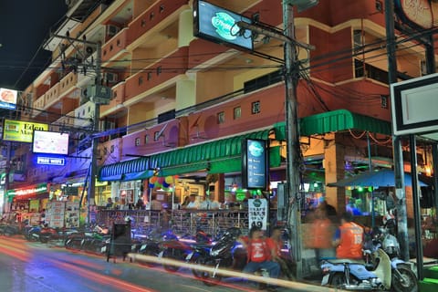 Property building, Facade/entrance, Lounge or bar