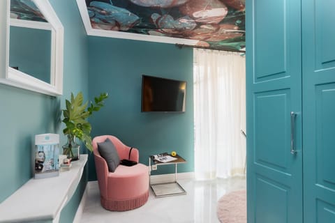 TV and multimedia, Seating area