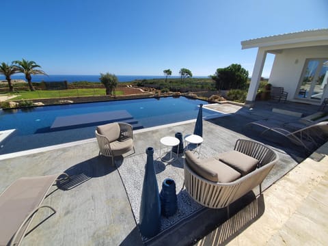Pool view, Sea view