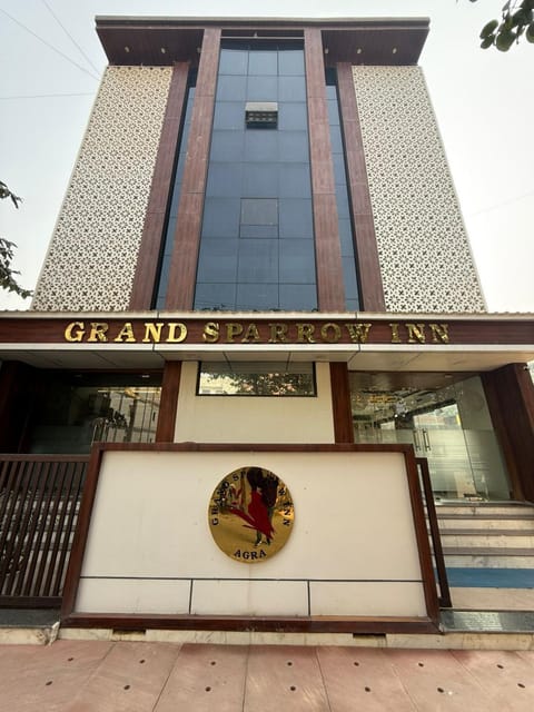 Property building, Facade/entrance, Day
