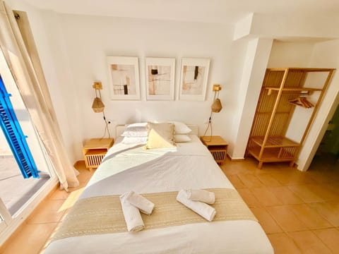 Bed, Photo of the whole room, Bedroom, towels, wardrobe