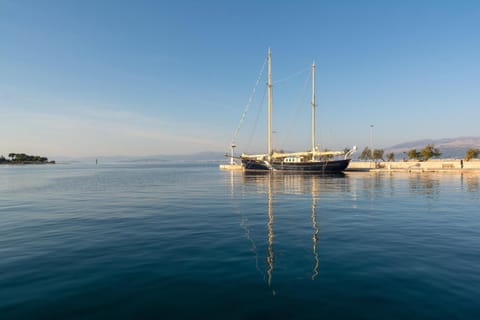 Neighbourhood, Natural landscape