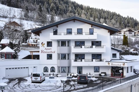 Property building, Facade/entrance, Winter