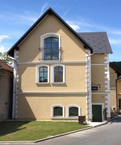 Facade/entrance, Facade/entrance, Balcony/Terrace, Area and facilities