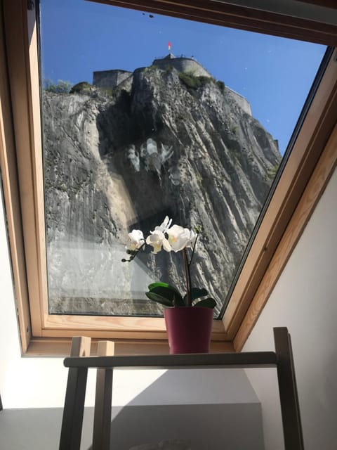 Nearby landmark, Mountain view