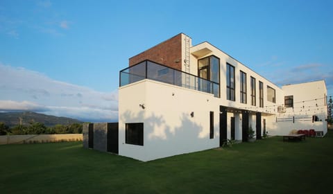 Property building, Facade/entrance, Off site, Garden view, Mountain view